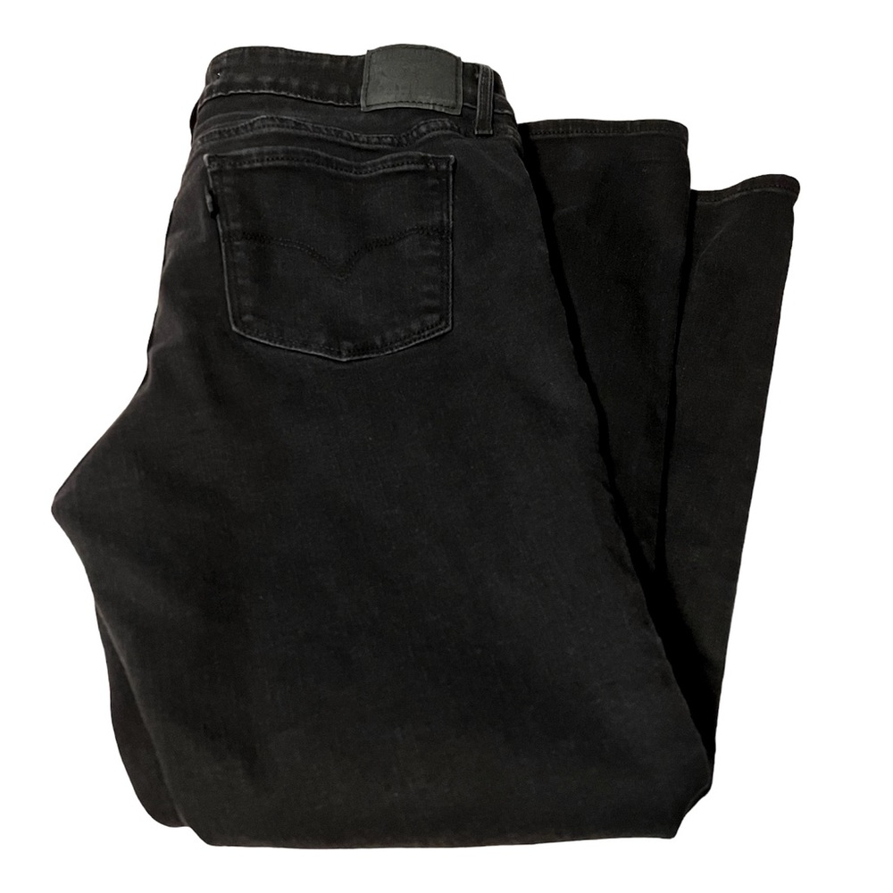 EUC Levi’s 711 jeans